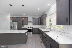 Kitchen Cabinets & Countertops