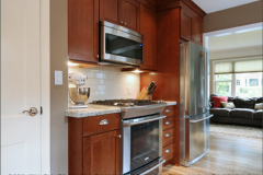 Kitchen Cabinets & Countertops